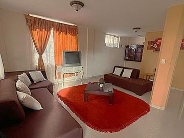 VENTA HERMOSA Y AMPLIA CASA DE CAMPO EN IBARRA, SECTOR SAN CRISTOBAL