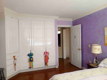 VENDO CASA DENTRO URBANIZACION EL CONDADO