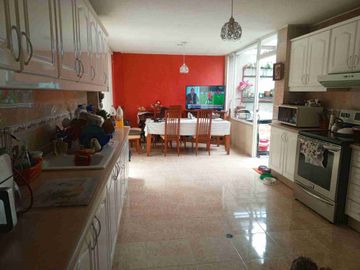 VENDO CASA DENTRO URBANIZACION EL CONDADO