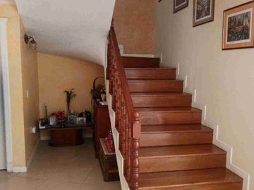 VENDO CASA DENTRO URBANIZACION EL CONDADO