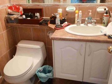 VENDO CASA DENTRO URBANIZACION EL CONDADO