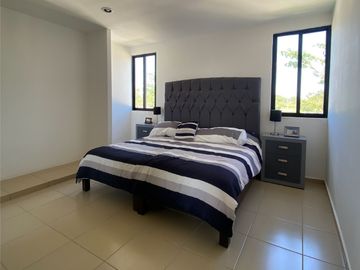 Casa en privada con amenidades y áreas verdes, al poniente de Mérida