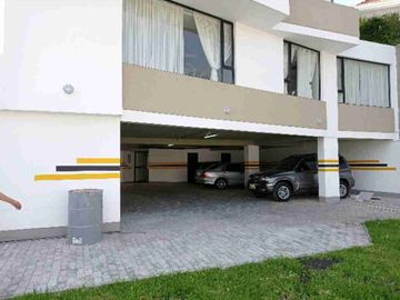 VENDO DPTO DENTRO URBANIZACION EL CONDADO