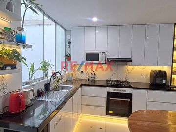 Se Vende Hermoso Dúplex Mas Aires En San Juan De Miraflores Cerca Al Mall Y Metro Atocongo.