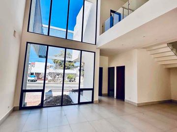 CASA EN VENTA EN SAN CARLOS, SECTOR BAHIA