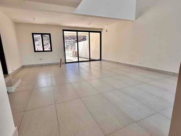 CASA EN VENTA EN SAN CARLOS, SECTOR BAHIA