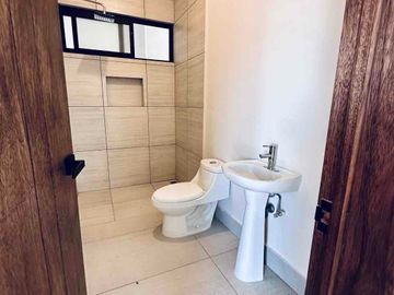 CASA EN VENTA EN SAN CARLOS, SECTOR BAHIA