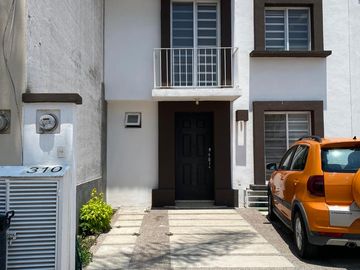 CASA EN VENTA EN FRACCIONAMIENTO ANTURIOS EN LEON, GTO