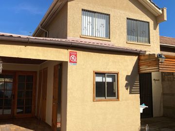 HERMOSA Y COMODA PROPIEDAD EN VENTA EN VILLA EL ABRAZO