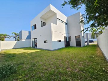 VENDO CASA EN BOCA DEL RIO, CERCA DE PLAYA EL DORADO
