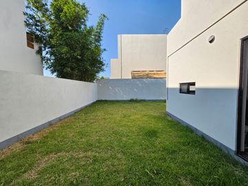 VENDO CASA EN BOCA DEL RIO, CERCA DE PLAYA EL DORADO