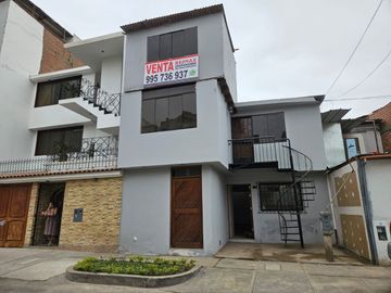 VENTA DE CASA A UNA CUADRA DE LA FAP TOTORAL SURCO