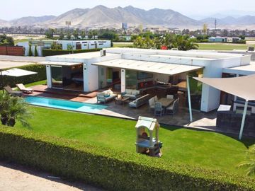 Casa de Playa en venta en Club Golf de Asia
