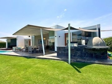 Casa de Playa en venta en Club Golf de Asia