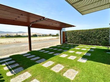 Casa de Playa en venta en Club Golf de Asia