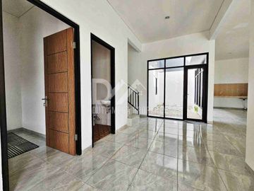 Dijual Cepat Rumah Cantik Siap Huni Lokasi Strategis dekat kemana-mana di Serpong BSD