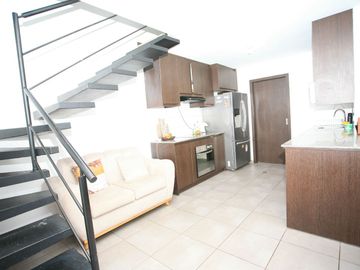 CASA ESQUINERA MODERNA CON JARDÍN Y SEGURIDAD EN CONJUNTO PRIVADO