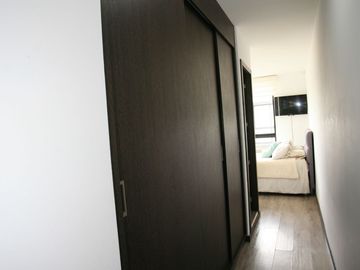 CASA ESQUINERA MODERNA CON JARDÍN Y SEGURIDAD EN CONJUNTO PRIVADO