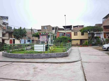 VENDO CASA SAN JUAN MIRAFLORES / ENTRE VARGAS MACHUCA Y PEDRO MIOTA  / 108 M2 / USD 138,000 DOLARES NEGOCIABLES.