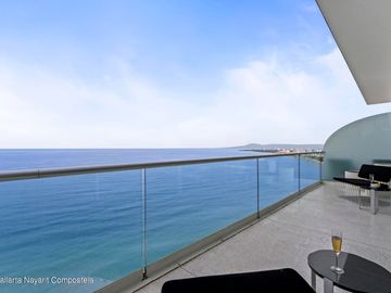 Penthouse de lujo en venta en Peninsula, Puerto Vallarta.