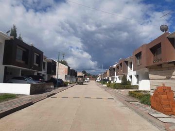 casa en venta de 4 habitaciones en Molinopamba Ricaurte