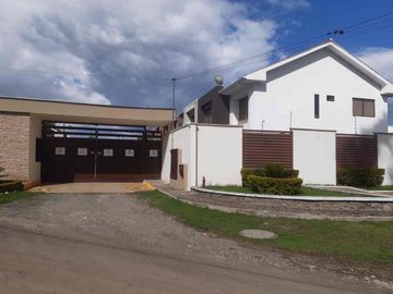 casa en venta de 4 habitaciones en Molinopamba Ricaurte