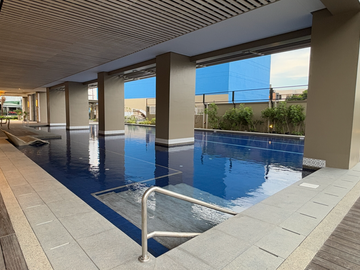 2 bedroom condo near Fishermall, Trinoma and SM North with Big Discount | Resort type and Pet Friendly