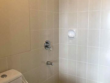 2 bedroom condo near Fishermall, Trinoma and SM North with Big Discount | Resort type and Pet Friendly