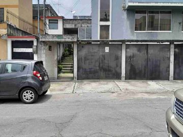 De Venta casa en Quito, sector Universidad Central