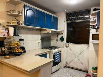 De Venta casa en Quito, sector Universidad Central