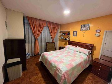 De Venta casa en Quito, sector Universidad Central