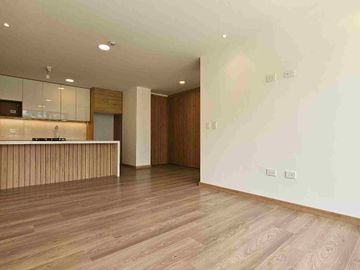 EN VENTA - MODERNO DEPARTAMENTO DE 2 HABITACIONES CON VISTA AL RÍO YANUNCAY. 

‼️POR ESTRENAR‼️