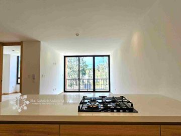 EN VENTA - MODERNO DEPARTAMENTO DE 2 HABITACIONES CON VISTA AL RÍO YANUNCAY. 

‼️POR ESTRENAR‼️