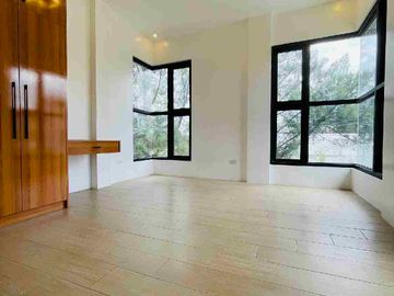 Brandnew Corner House and Lot