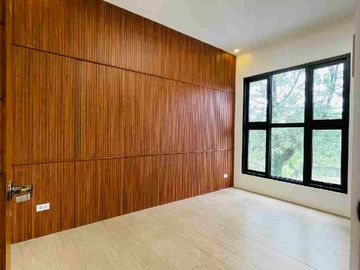 Brandnew Corner House and Lot