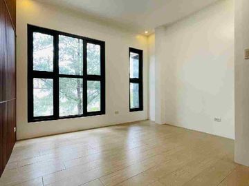 Brandnew Corner House and Lot