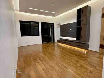Corner Brandnew Modern House and Lot