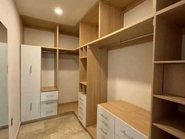 Hermosa casa en venta con 200 mts2 de terreno alberca y Roof Garden zona exclusiva de la ciudad