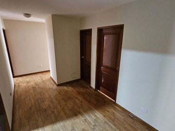 Alquiler de amplio departamento de 170 M2 en Chacarilla del Estanque – Surco