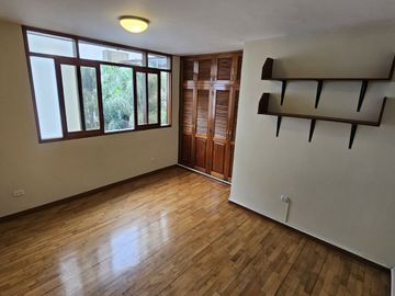Alquiler de amplio departamento de 170 M2 en Chacarilla del Estanque – Surco