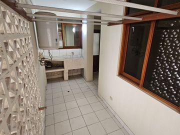 Alquiler de amplio departamento de 170 M2 en Chacarilla del Estanque – Surco