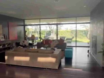 VENDO CASA VACIA DENTRO URBANIZACION EL CONDADO
