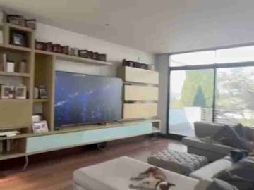 VENDO CASA VACIA DENTRO URBANIZACION EL CONDADO