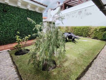 Vendo casa de una planta en el Valle de los Chillos.