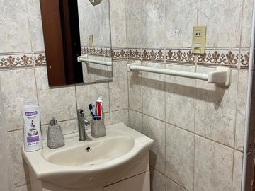 🔥EXCELENTE OPORTUNIDAD🔥 VENTA DE LINDO DEPARTAMENTO EN URB. SANTA ANITA