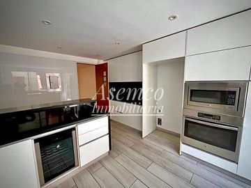 Venta de Moderna Casa en Chacarilla del Estanque – Surco