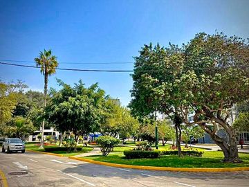 Venta de Moderna Casa en Chacarilla del Estanque – Surco