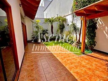 Venta de Moderna Casa en Chacarilla del Estanque – Surco