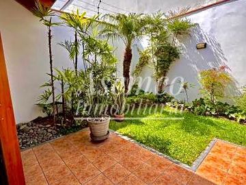 Venta de Moderna Casa en Chacarilla del Estanque – Surco