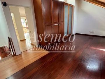Venta de Moderna Casa en Chacarilla del Estanque – Surco